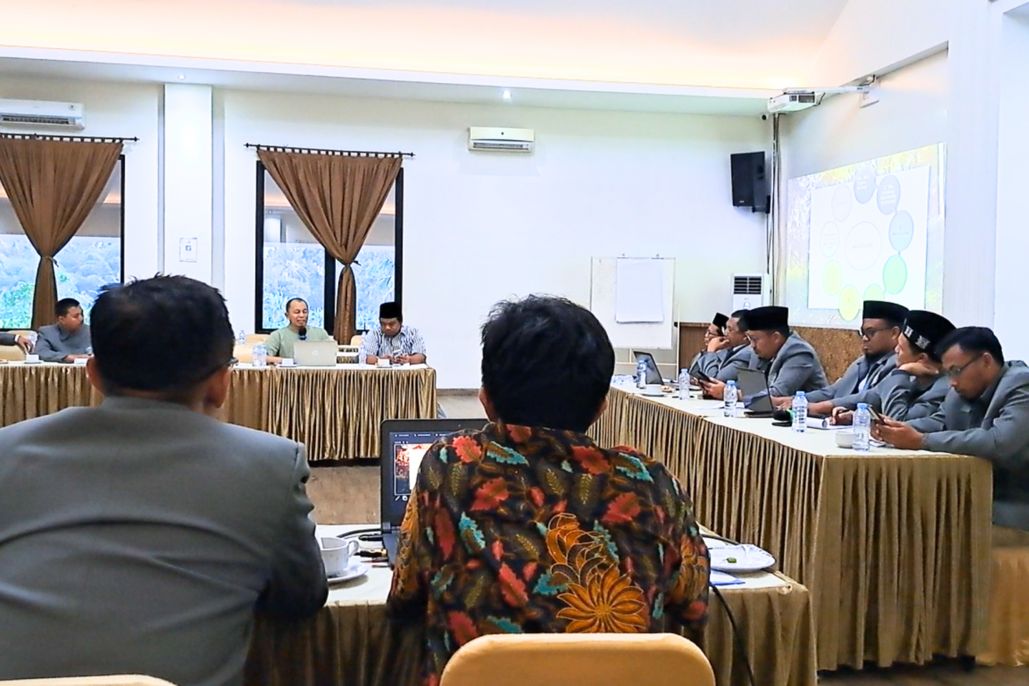 RAPAT KERJA PIMPINAN TAHUN AKADEMIK 2024/2025 : INOVASI, KOLABORASI ...